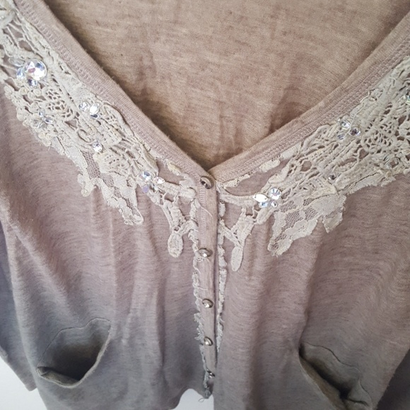 Miss me light lace button down - Picture 6 of 7